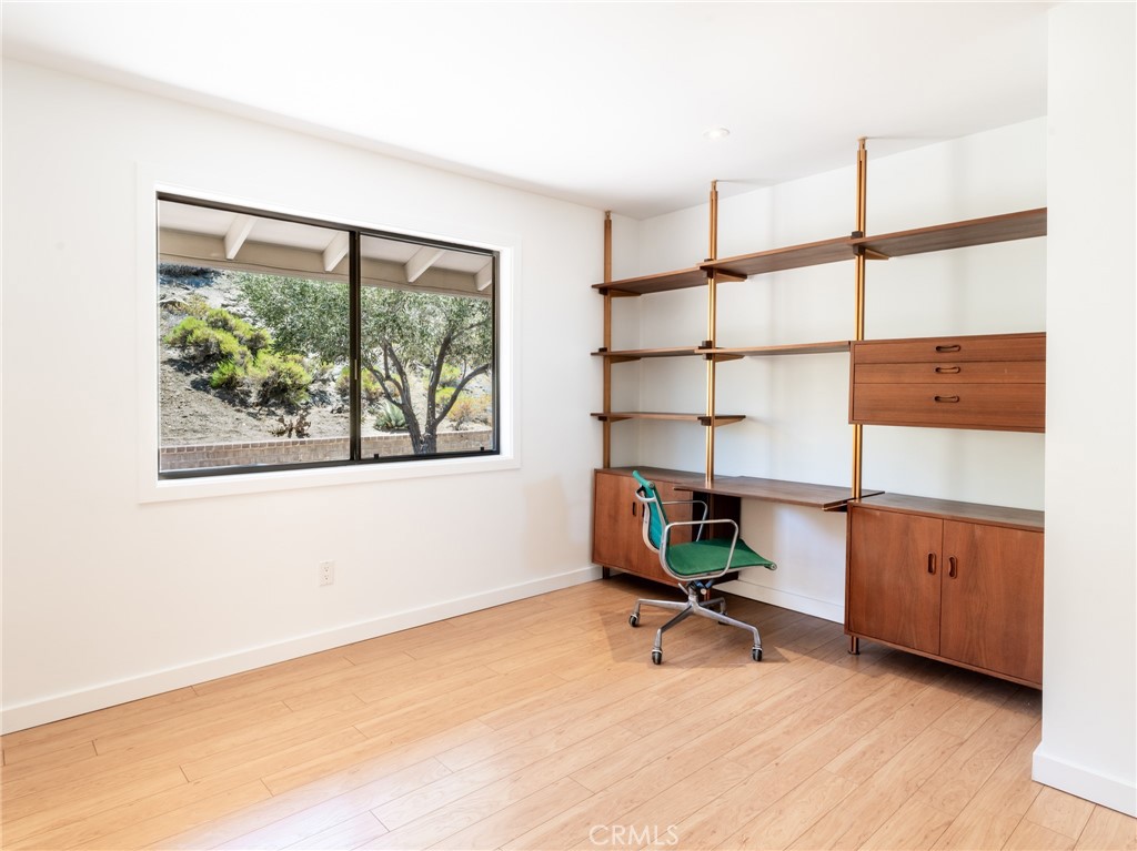 8708 Sage Property Photo 32