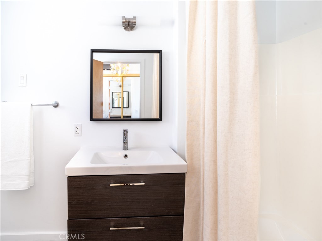 8708 Sage Property Photo 39