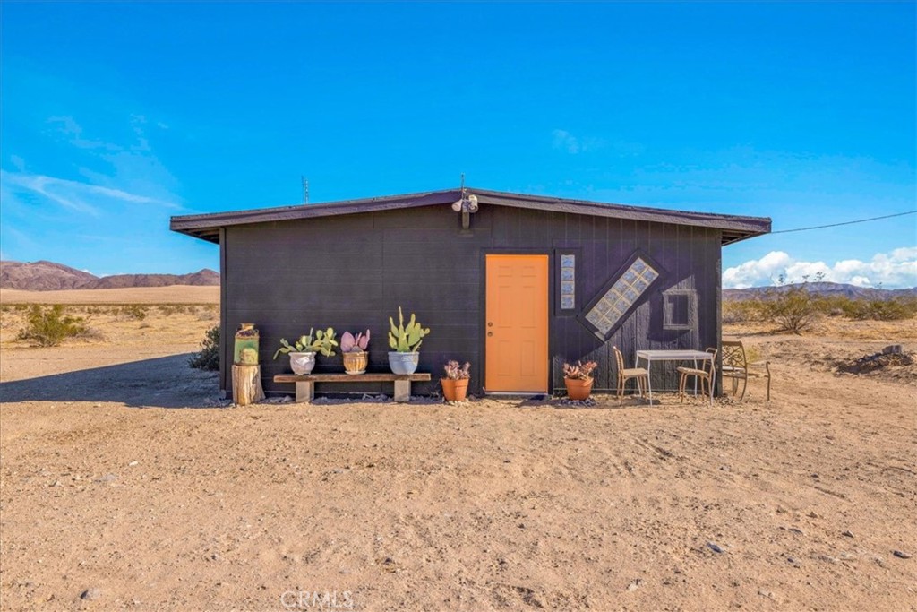 87101 29 Palms Highway Property Photo 1
