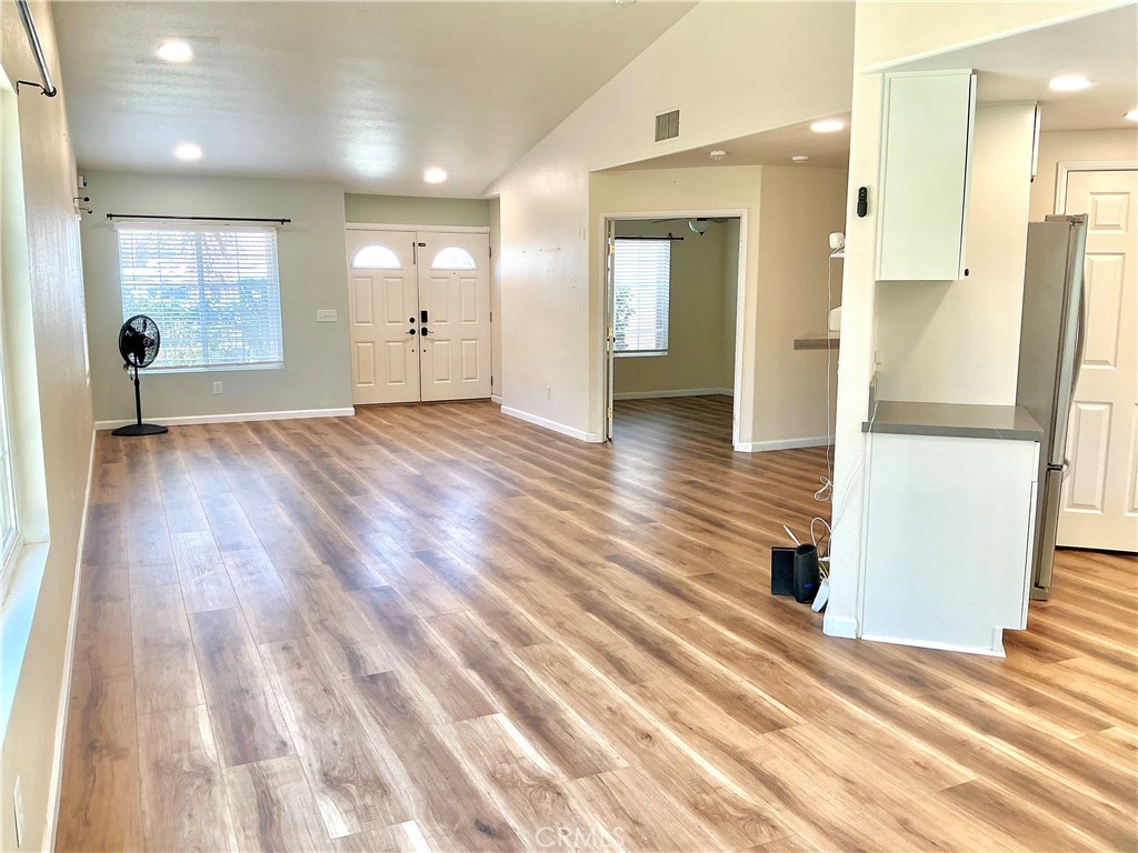 58319 Mountain View Property Photo 5