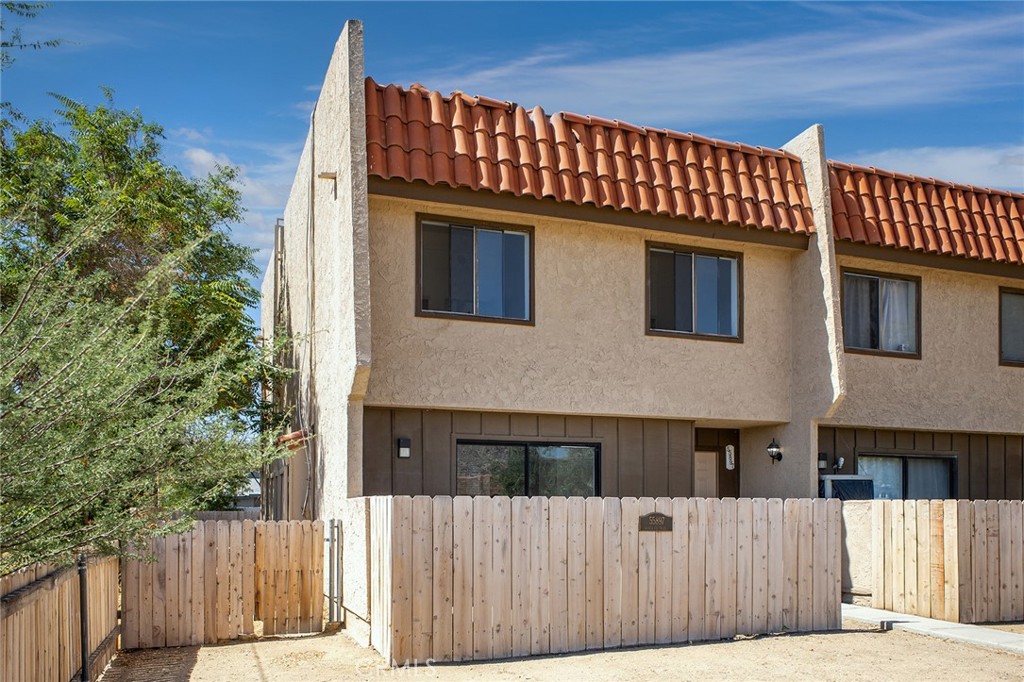 55897 Santa Fe Property Photo
