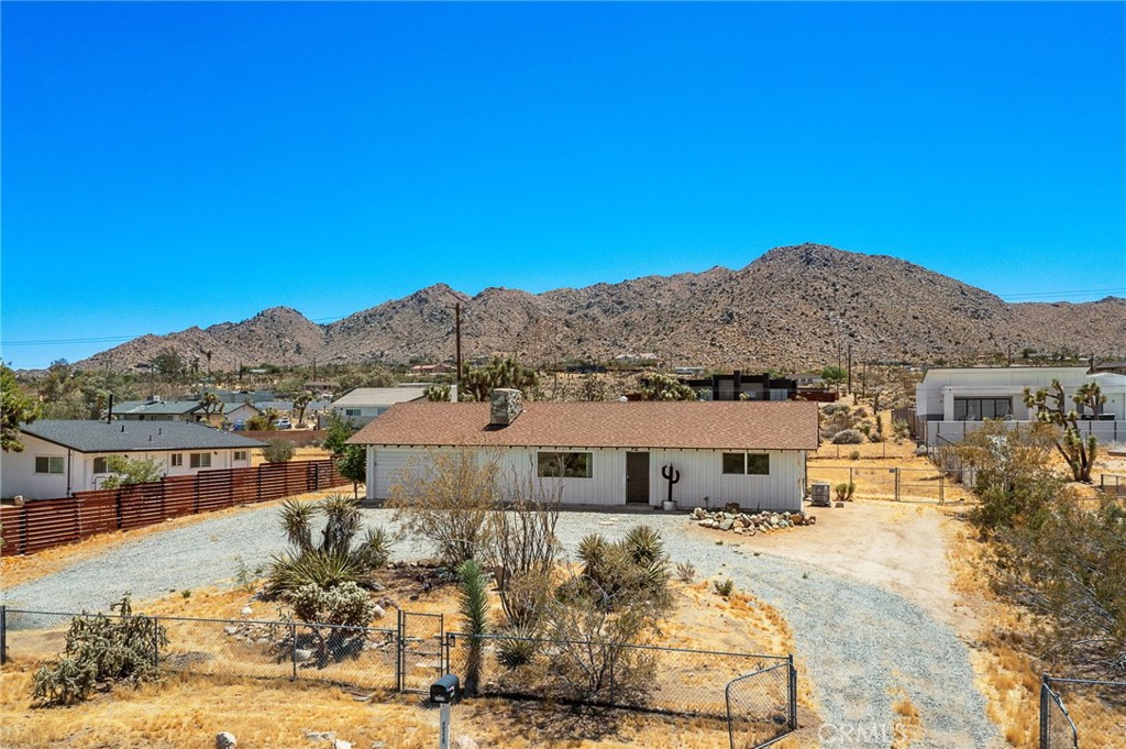 60229 La Mirada Trail Property Photo 1