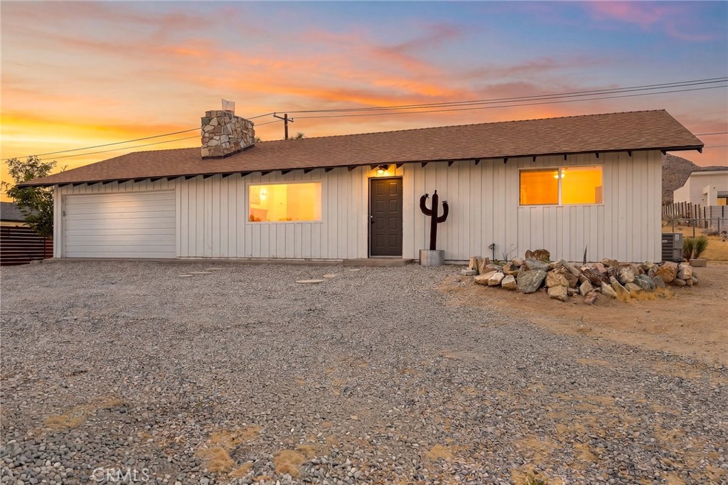 60229 La Mirada Trail Property Photo 2