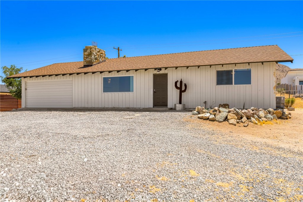 60229 La Mirada Trail Property Photo 4