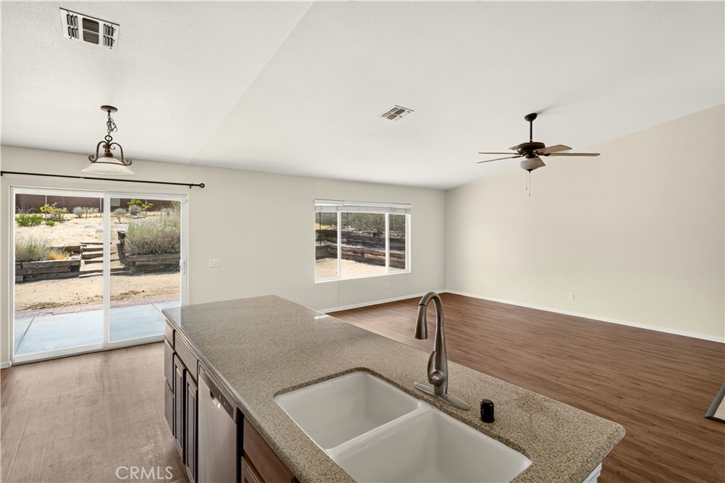 61053 Sandalwood Property Photo 5