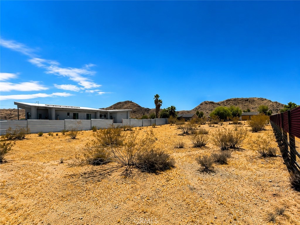 4837 Avenida Del Sol Property Photo 2