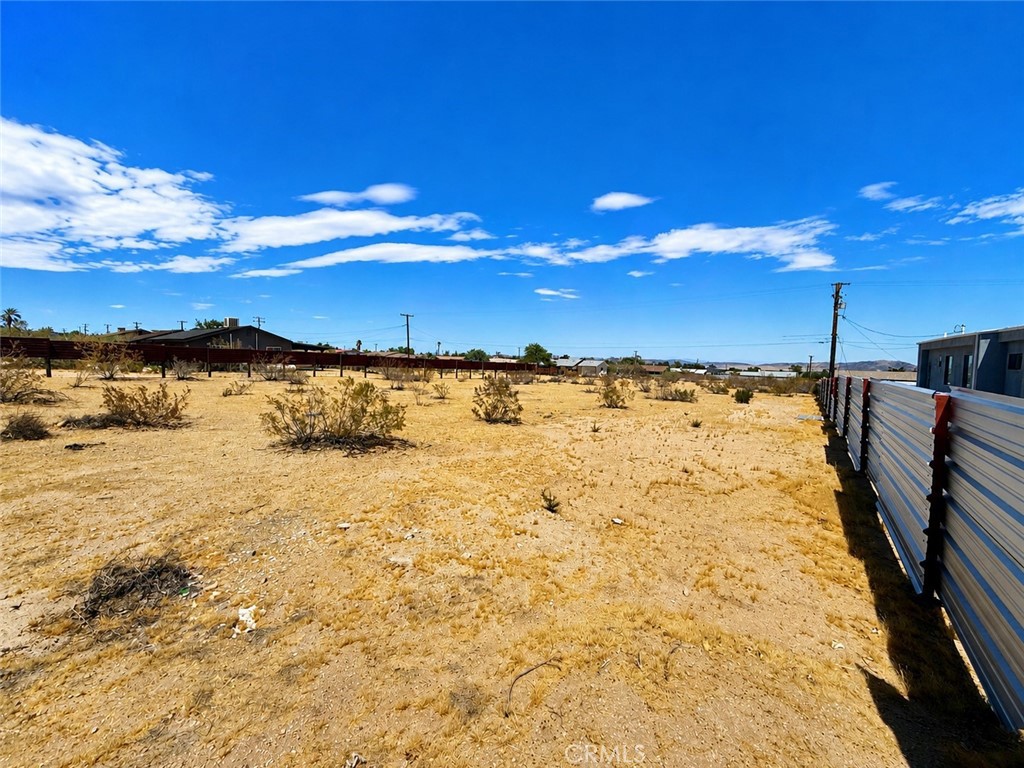 4837 Avenida Del Sol Property Photo 3