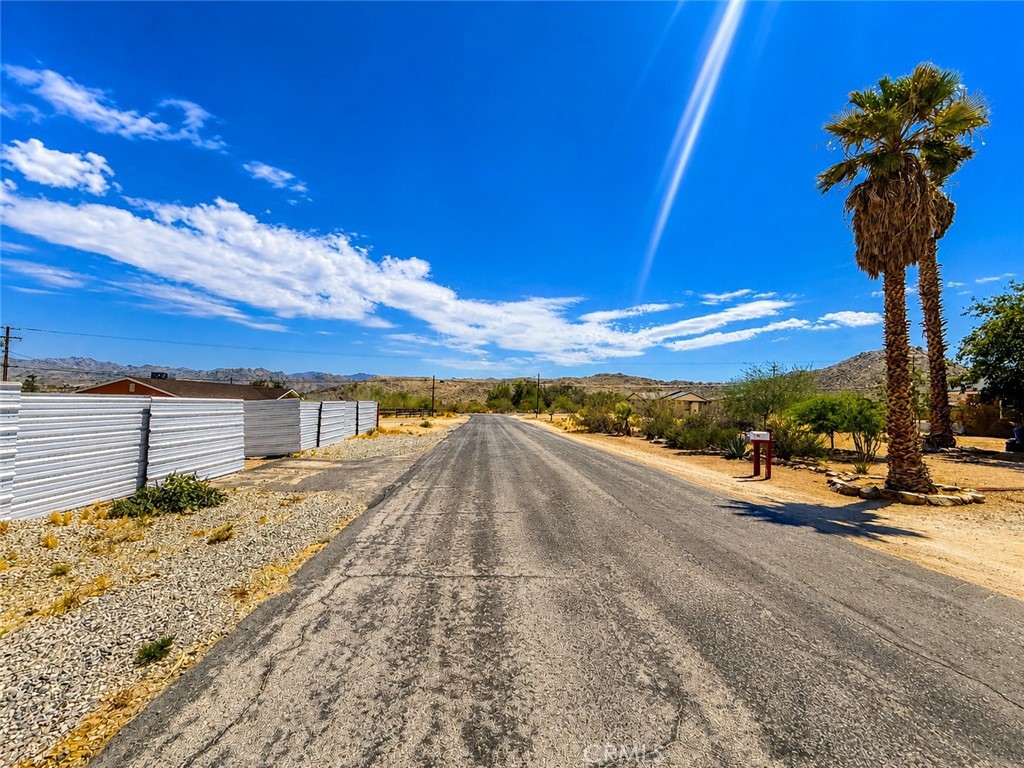 4837 Avenida Del Sol Property Photo 4