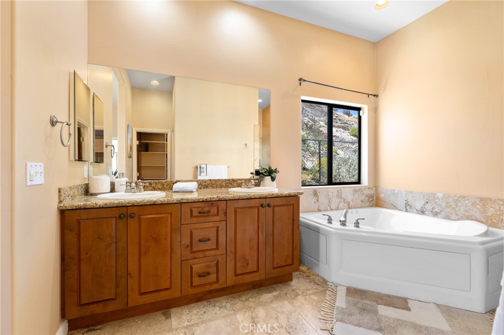 6220 Farrelo Property Photo 11