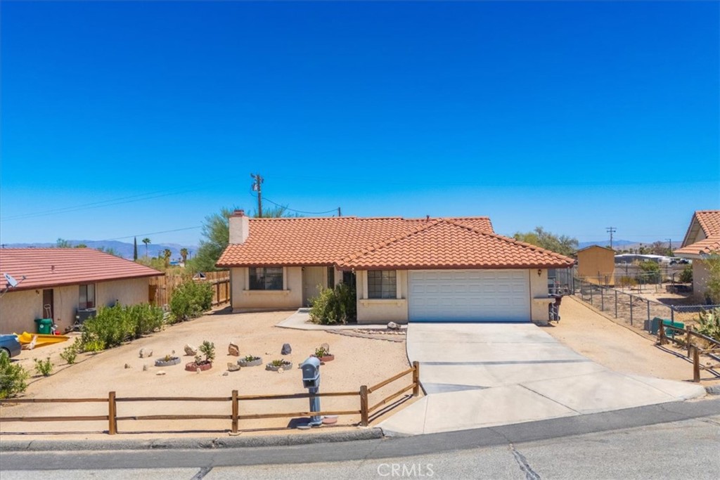 5775 Hall Ln Property Photo 1