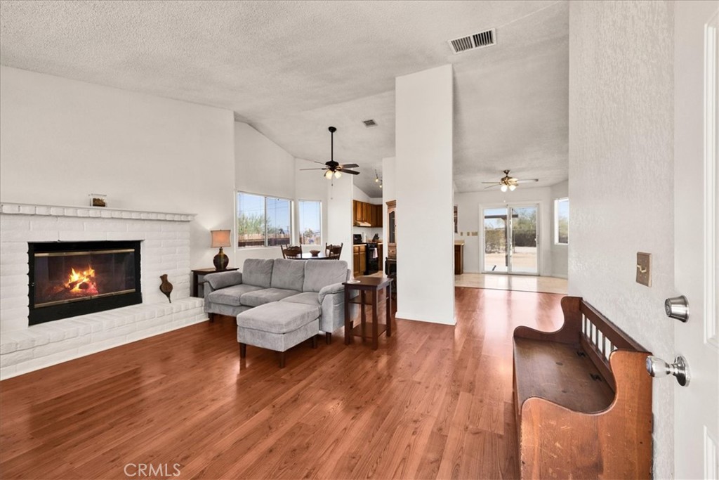 5775 Hall Ln Property Photo 4