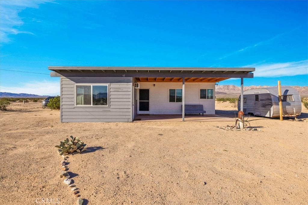 84753 Eddie Albert Property Photo 1