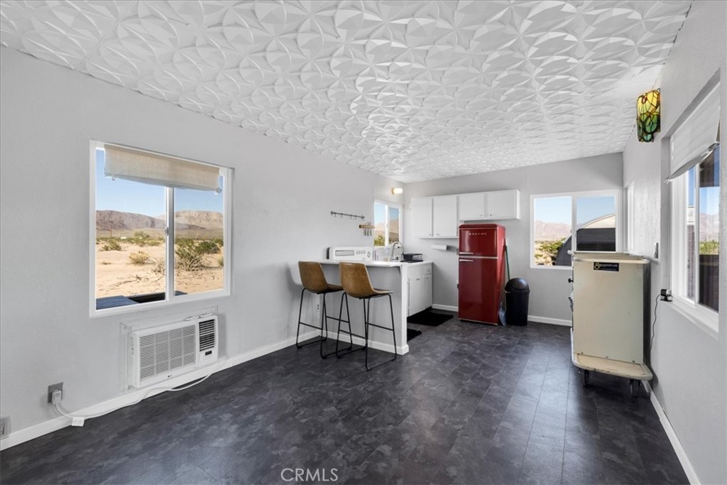 84753 Eddie Albert Property Photo 4
