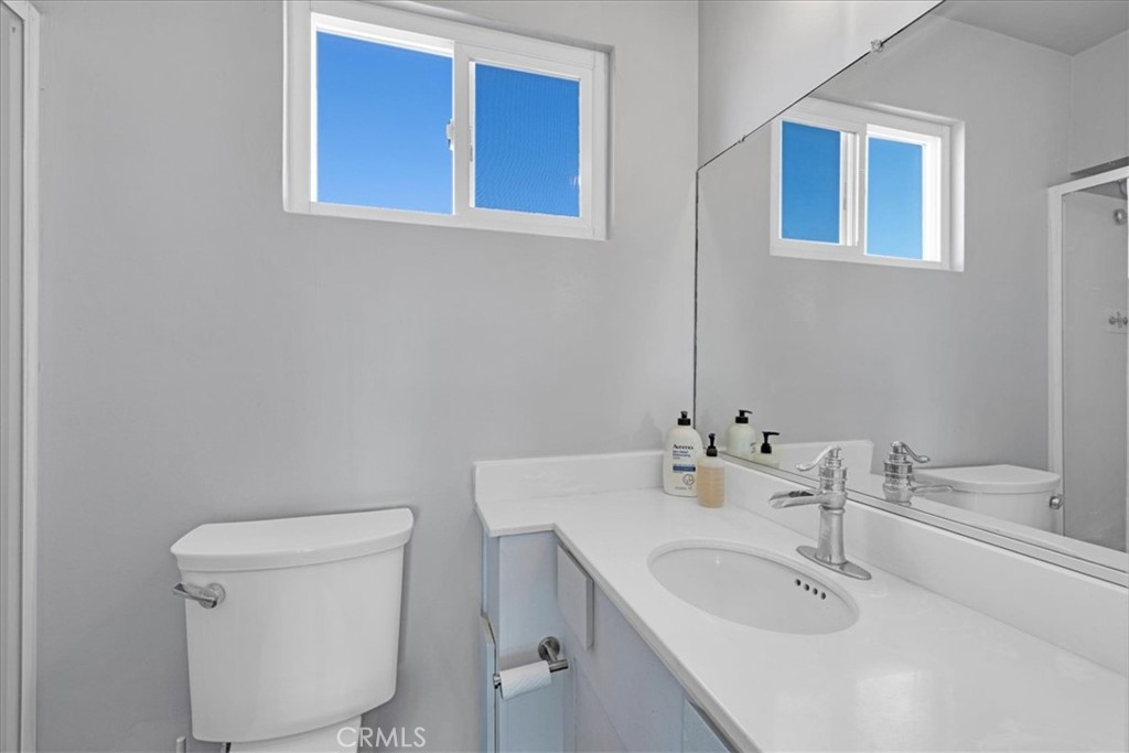 84753 Eddie Albert Property Photo 21