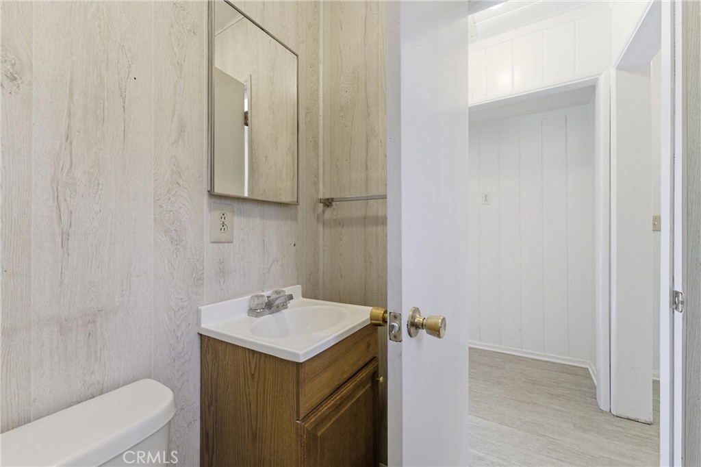 12515 Nearwood Road Property Photo 9