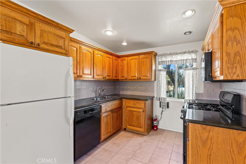 56713 Lowe Property Photo 15