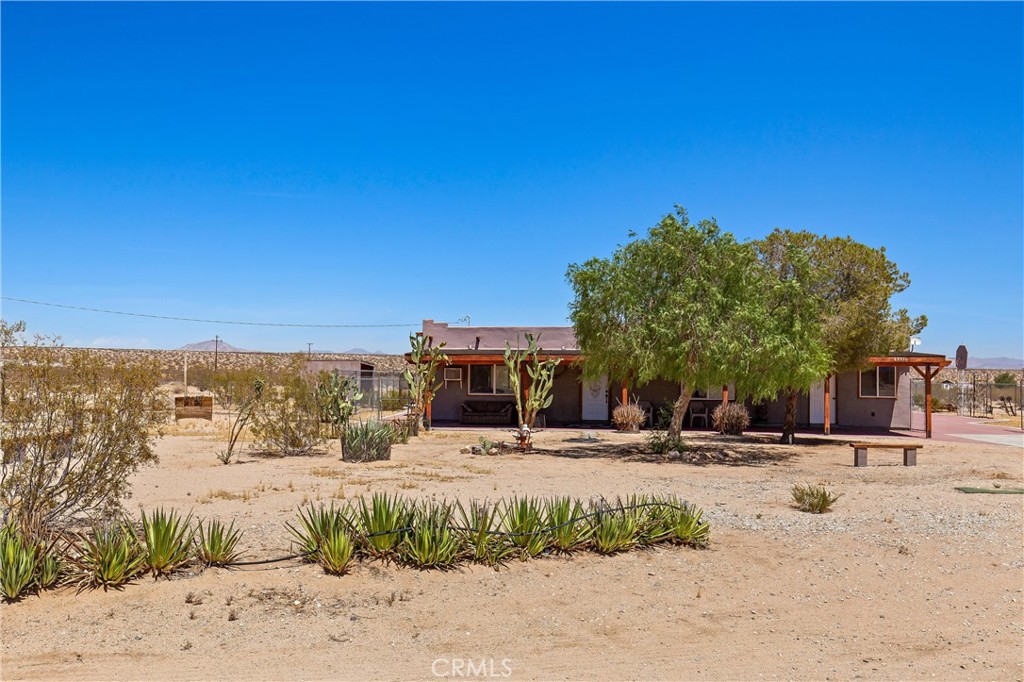 65330 Sand Trail Property Photo 1