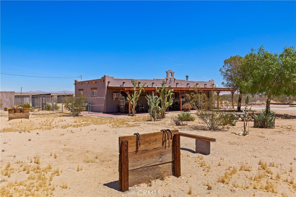 65330 Sand Trail Property Photo 2