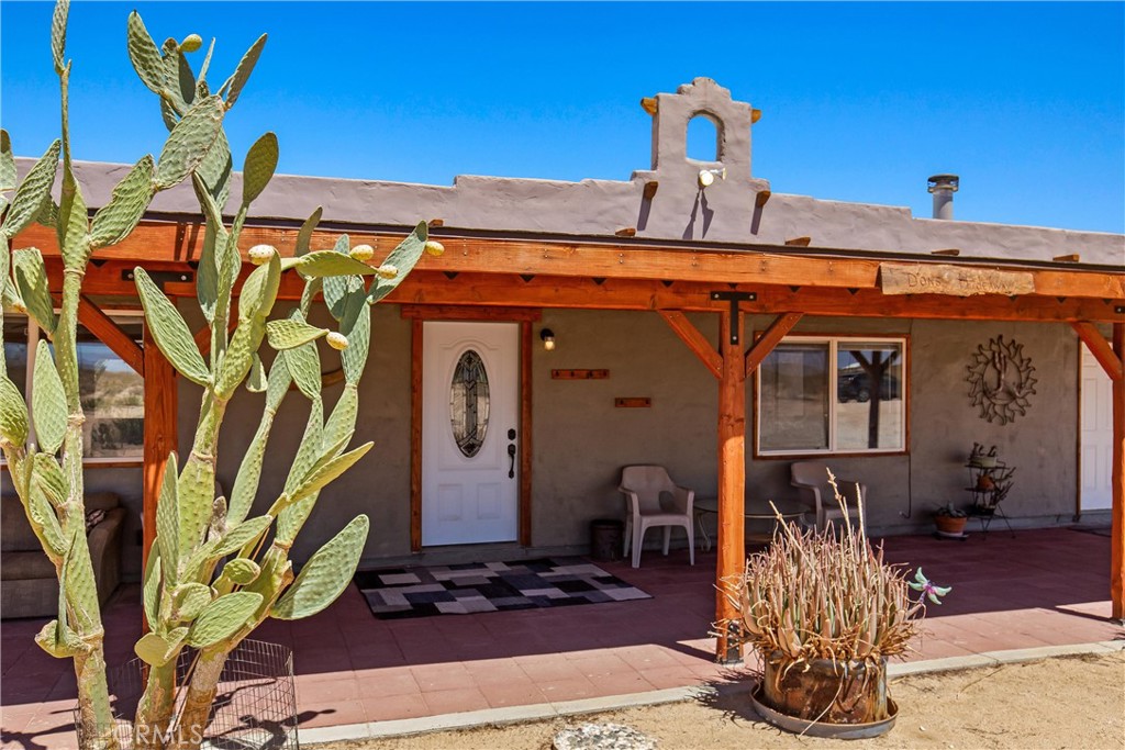 65330 Sand Trail Property Photo 4