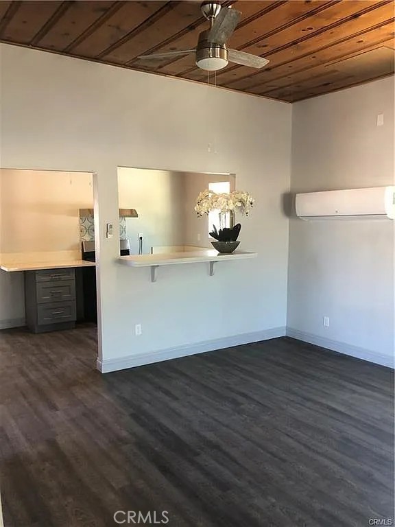 6583 Oasis Property Photo 5