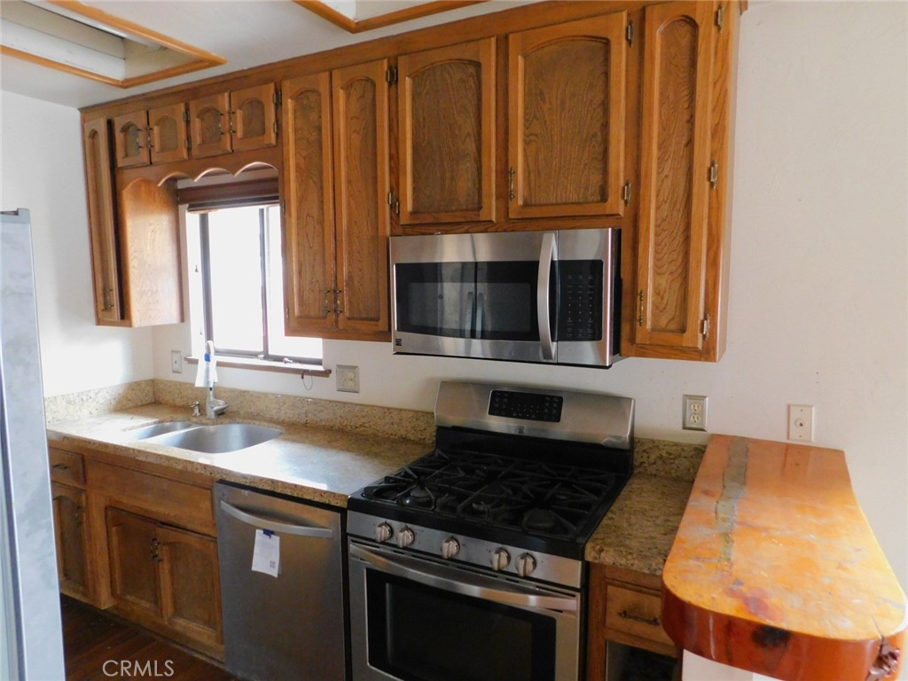 867 Ash Property Photo 5