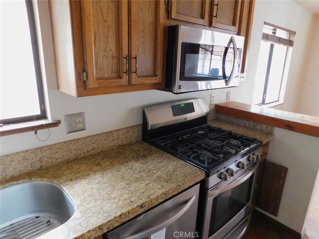 867 Ash Property Photo 6