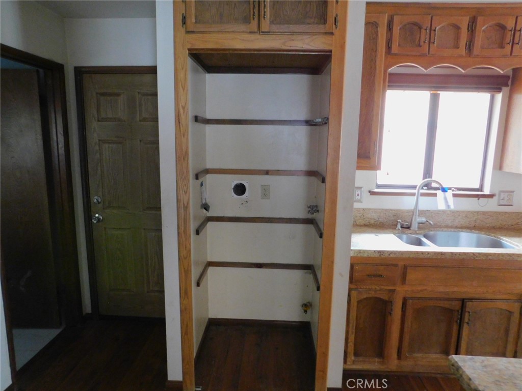 867 Ash Property Photo 11