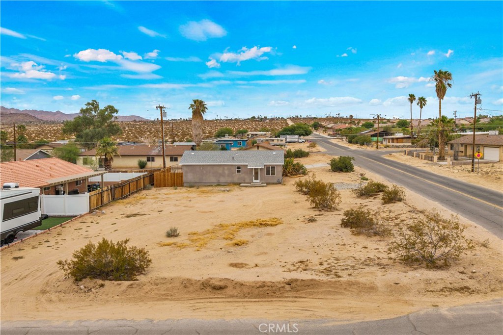 6104 Chia Avenue Property Photo 1