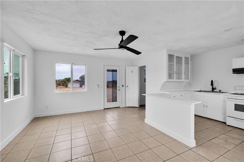 6104 Chia Avenue Property Photo 2