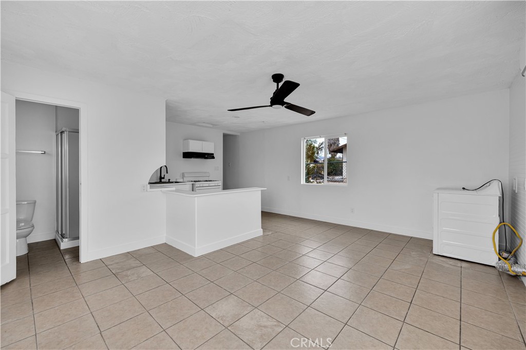 6104 Chia Avenue Property Photo 4