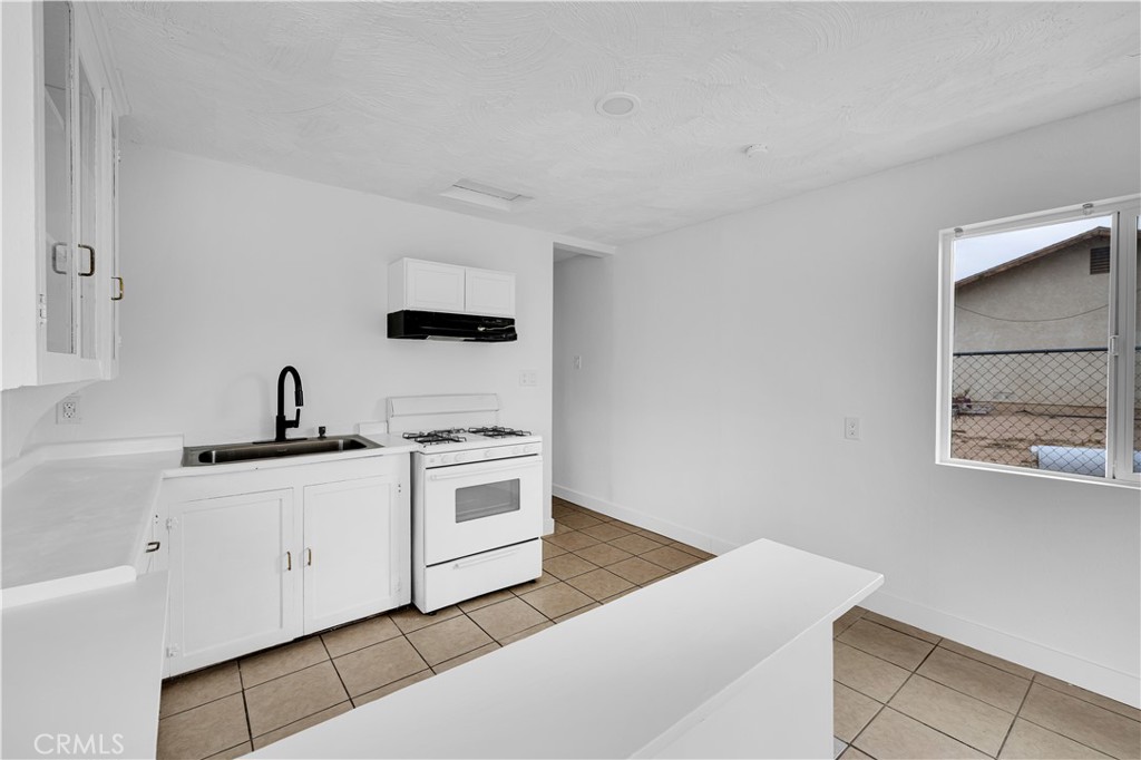 6104 Chia Avenue Property Photo 8