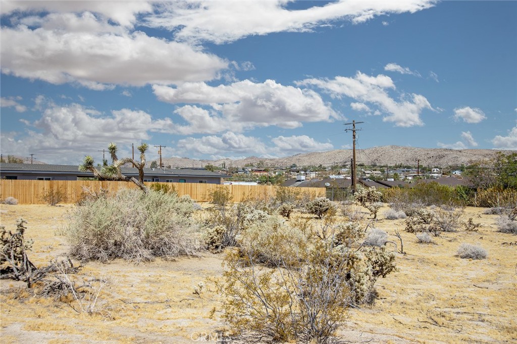 61900 Verbena Road Property Photo 2