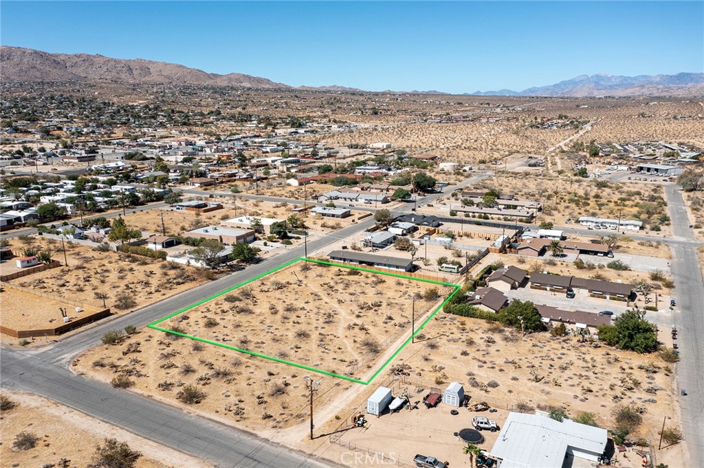 61900 Verbena Road Property Photo 7