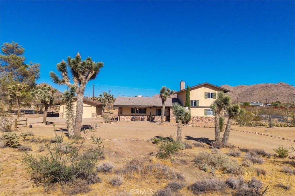 8715 Desert Shadows Road Property Photo 2