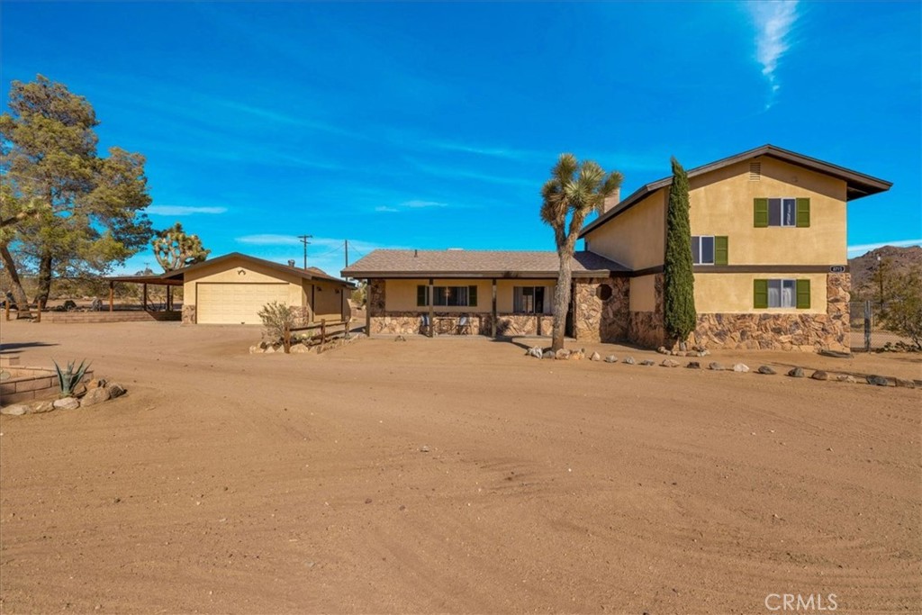 8715 Desert Shadows Road Property Photo 4