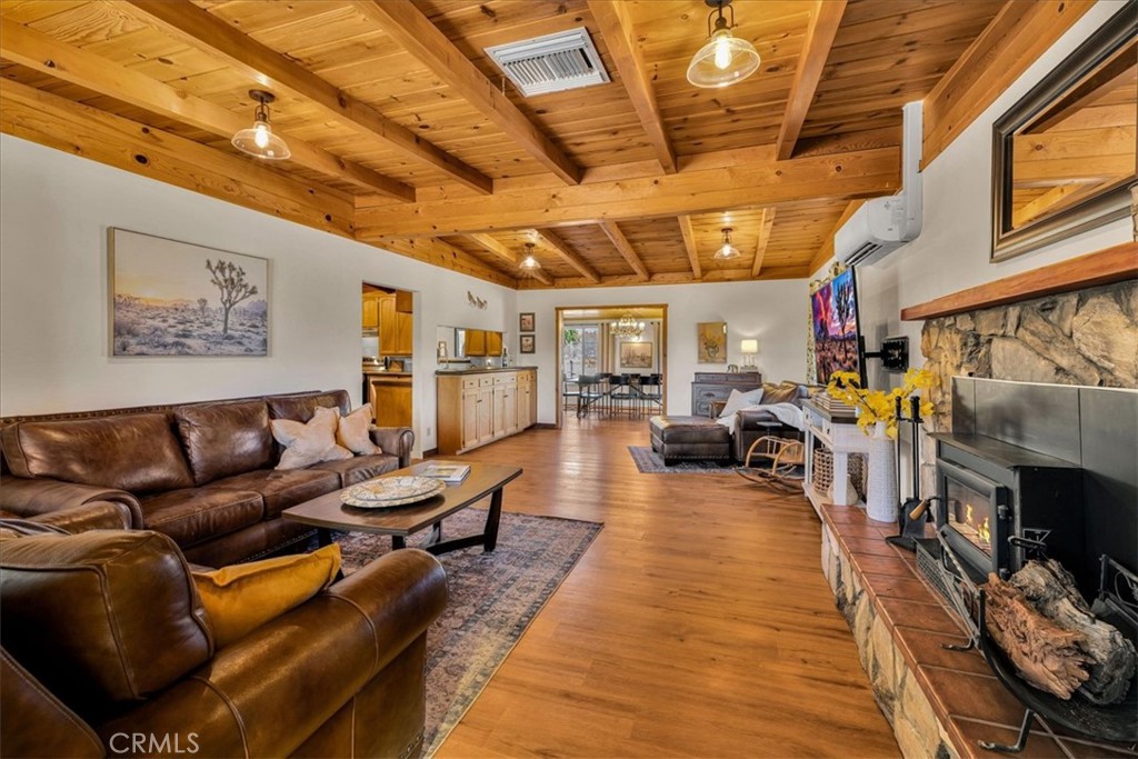 8715 Desert Shadows Road Property Photo 9