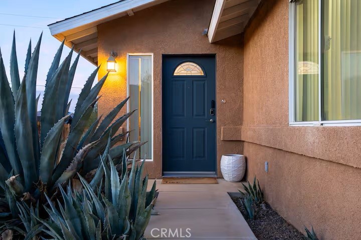 61620 Crest Circle Drive Property Photo 2