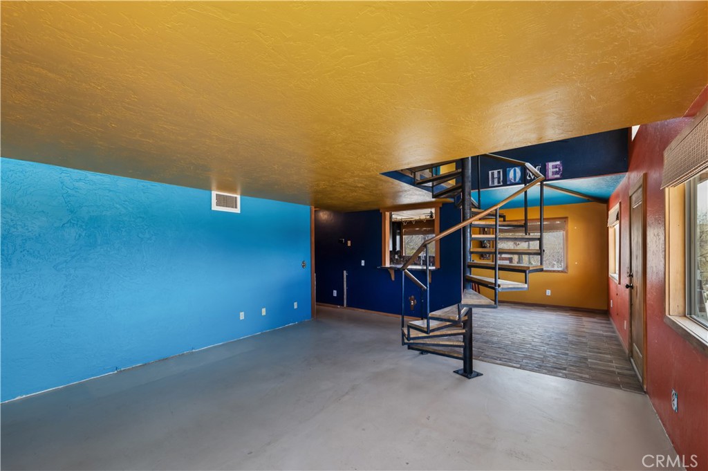 10219 N Star Property Photo 6