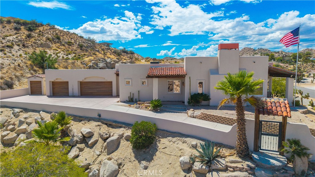 57045 Plaza Del Amigo Property Photo 1