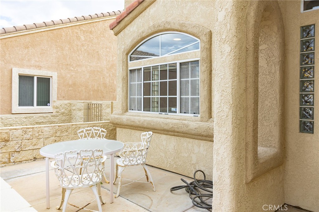 915 Beach Drive Property Photo 6