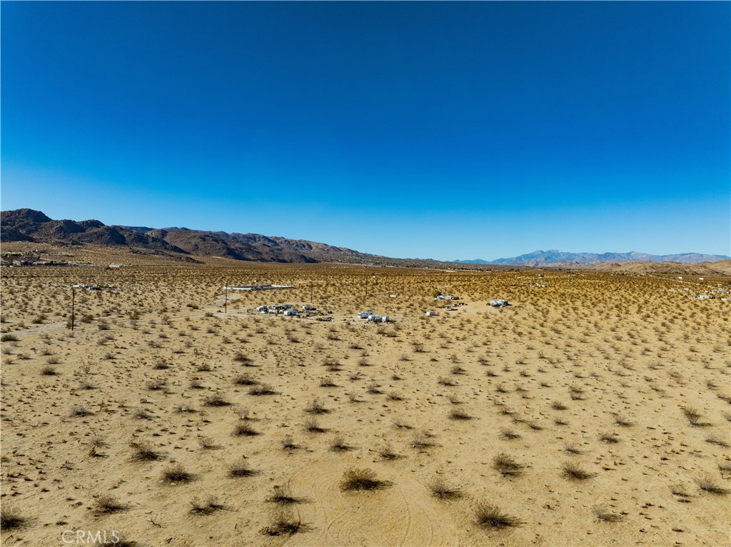 64004 Desert Trail Drive Property Photo 3