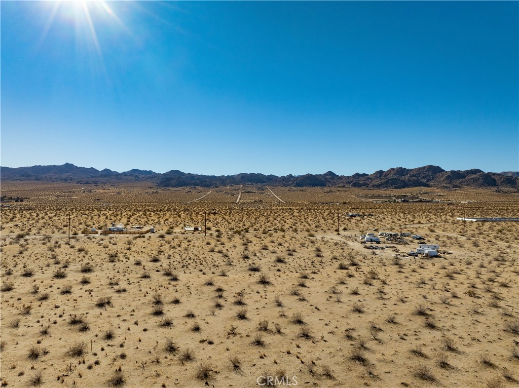 64004 Desert Trail Drive Property Photo 4
