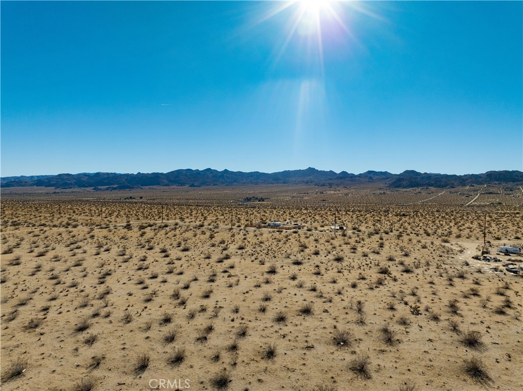 64004 Desert Trail Drive Property Photo 5