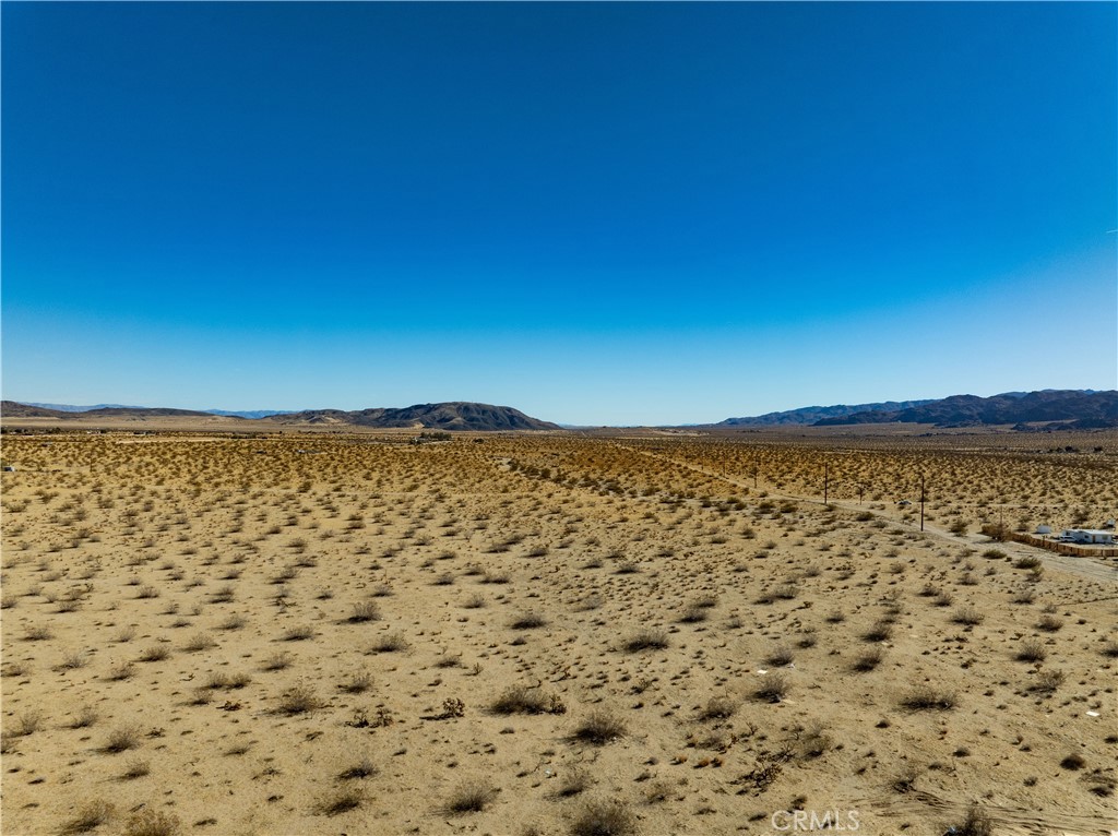 64004 Desert Trail Drive Property Photo 6