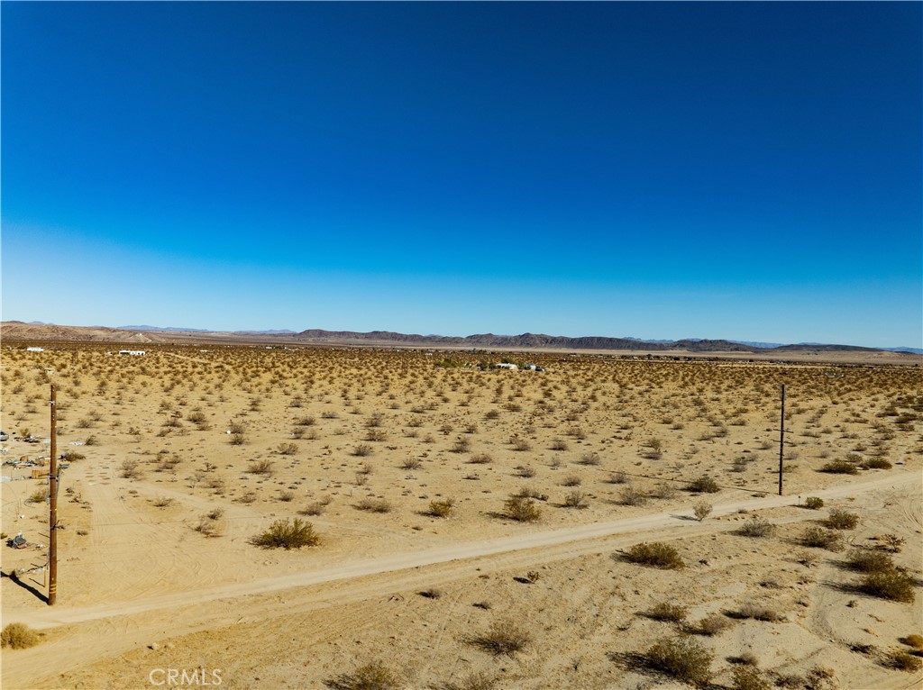 64004 Desert Trail Drive Property Photo 7