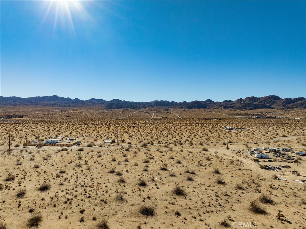 64004 Desert Trail Drive Property Photo 8