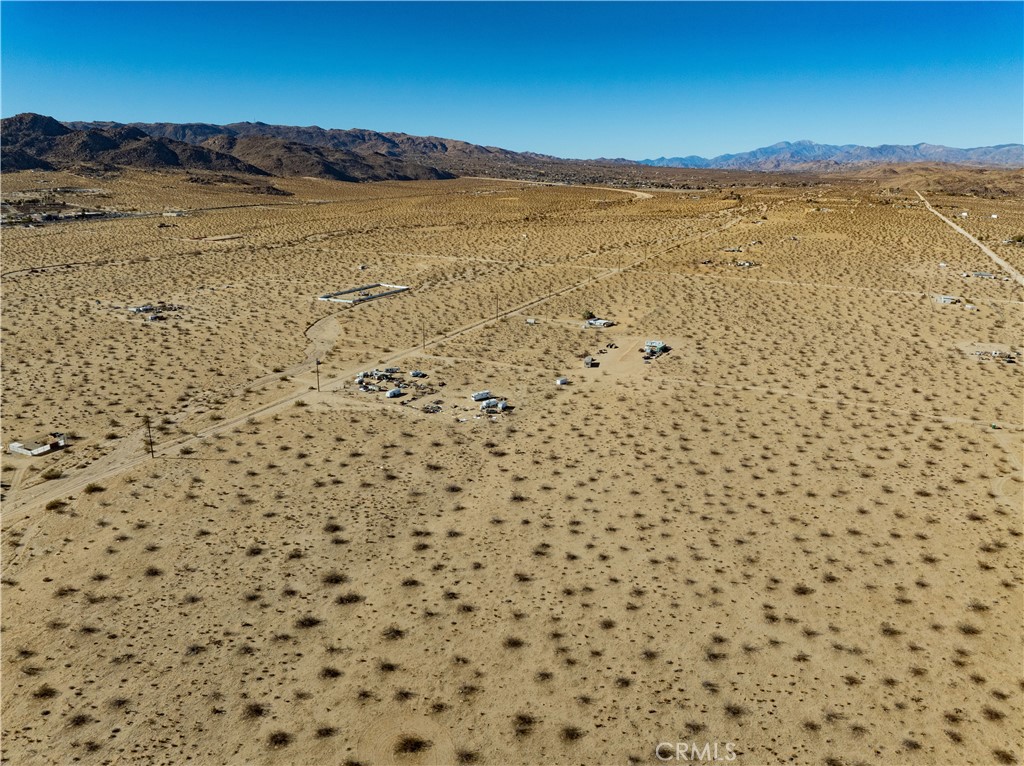 64004 Desert Trail Drive Property Photo 10