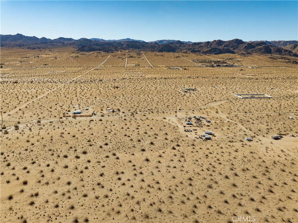 64004 Desert Trail Drive Property Photo 11