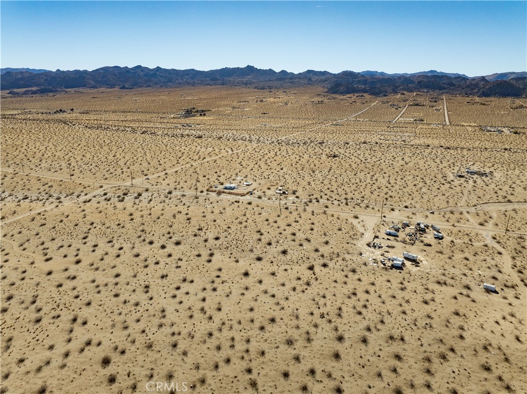 64004 Desert Trail Drive Property Photo 12