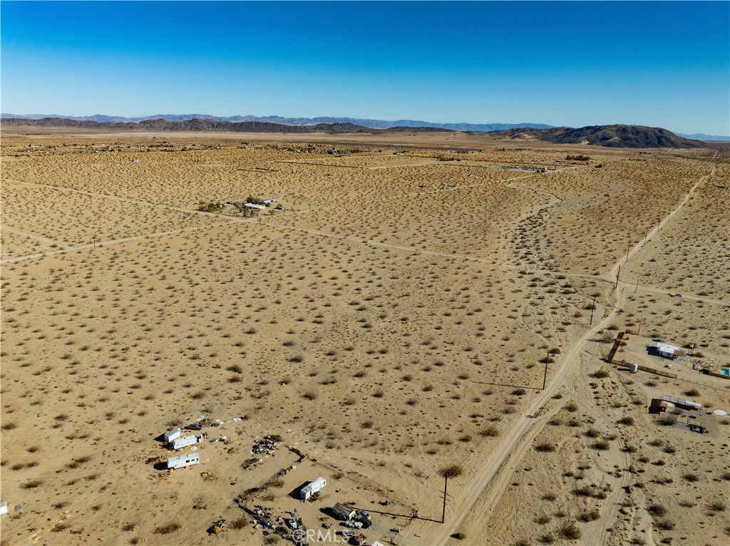 64004 Desert Trail Drive Property Photo 14